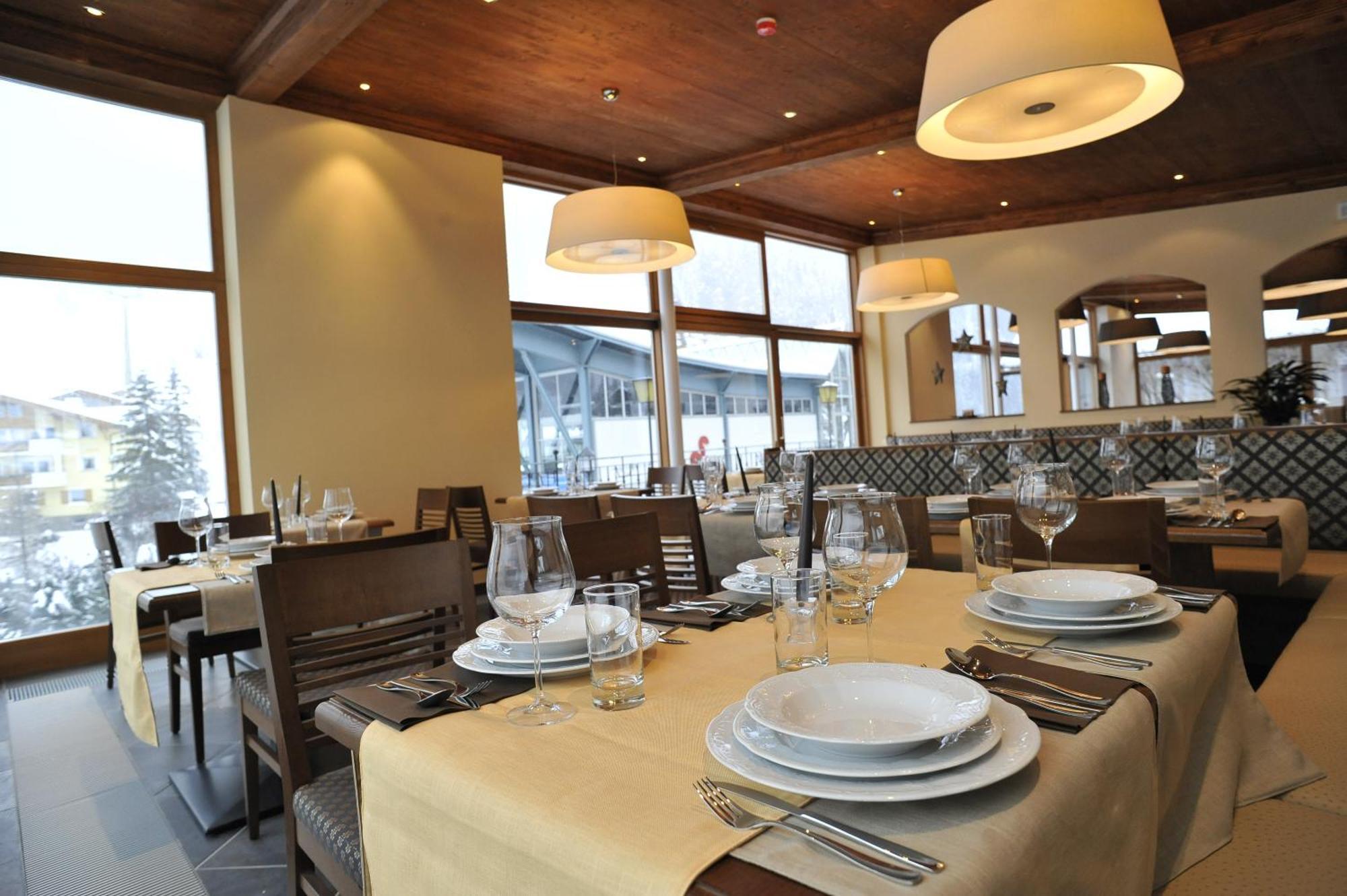 Hotel Europa Dolomites Selva di Val Gardena Luaran gambar