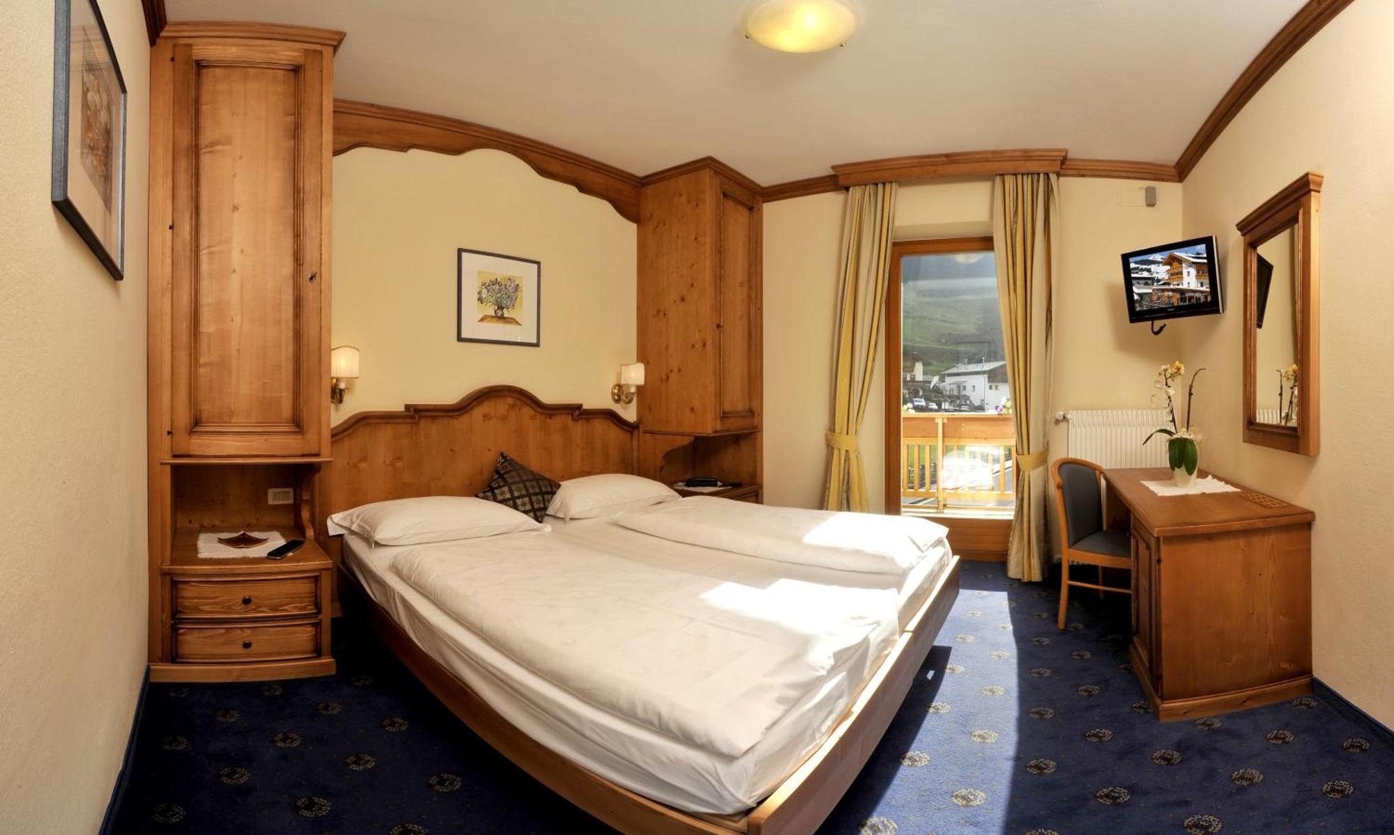 Hotel Europa Dolomites Selva di Val Gardena Luaran gambar
