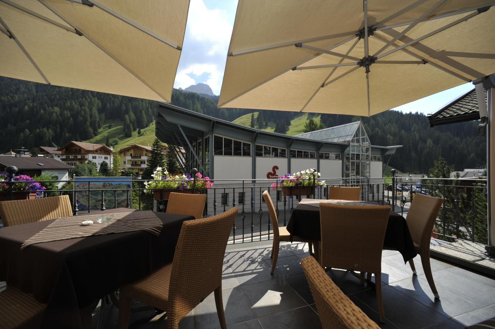 Hotel Europa Dolomites Selva di Val Gardena Luaran gambar