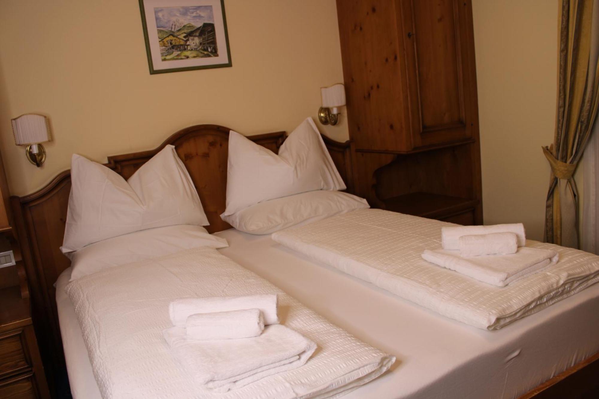Hotel Europa Dolomites Selva di Val Gardena Luaran gambar