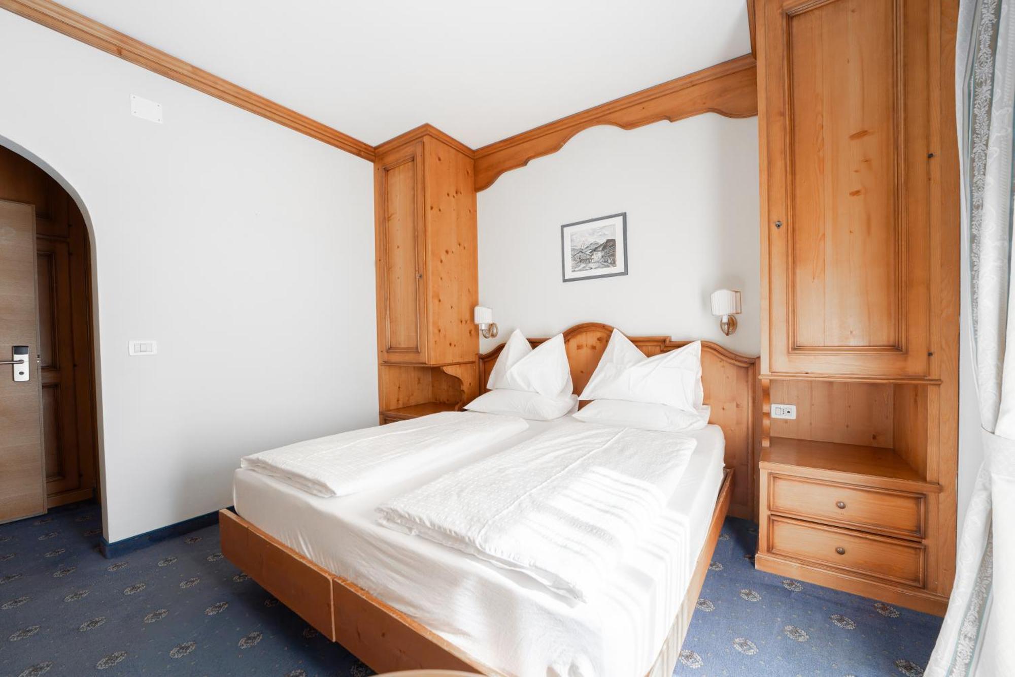 Hotel Europa Dolomites Selva di Val Gardena Luaran gambar